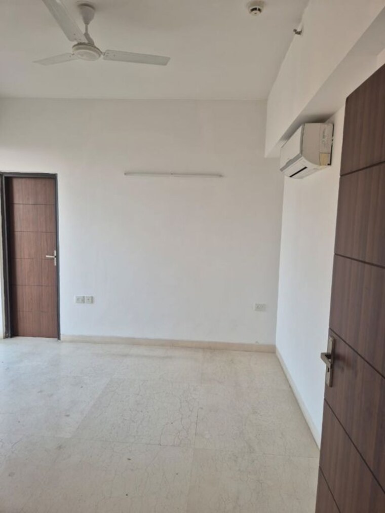 Room, puri-diplomatic-greens-phase-i 3.5 Bedroom 2237 Sq.Ft. Apartment In Sector 111 Gurgaon 10278898