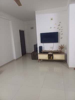 Room in 3 BHK Apartment at Chandkheda – for Sale