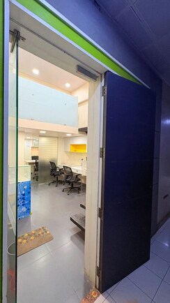 Office Space For Rent in Crystal Plaza Andheri West