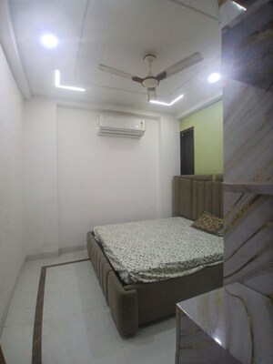 Team Area in 3 BHK Apartment at Chattarpur – for Rent