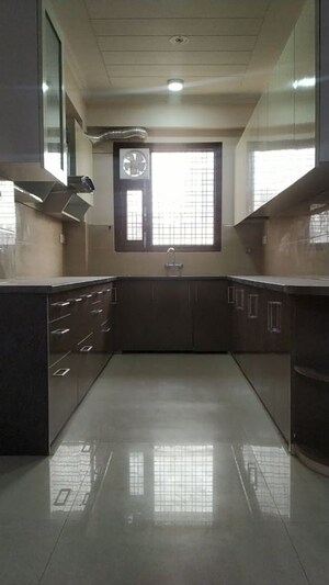 Kitchen in 2.5 BHK Builder Floor at Sector 46 – for Rent