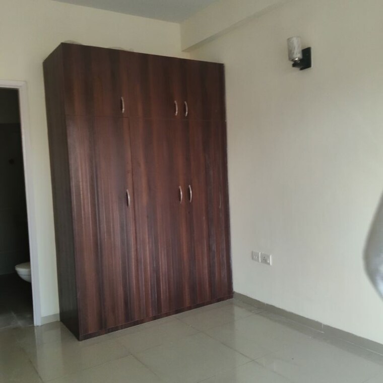Room, emaar-mgf-emerald-hills 3 Bedroom 1450 Sq.Ft. Apartment In Sector 65 Gurgaon 10278917