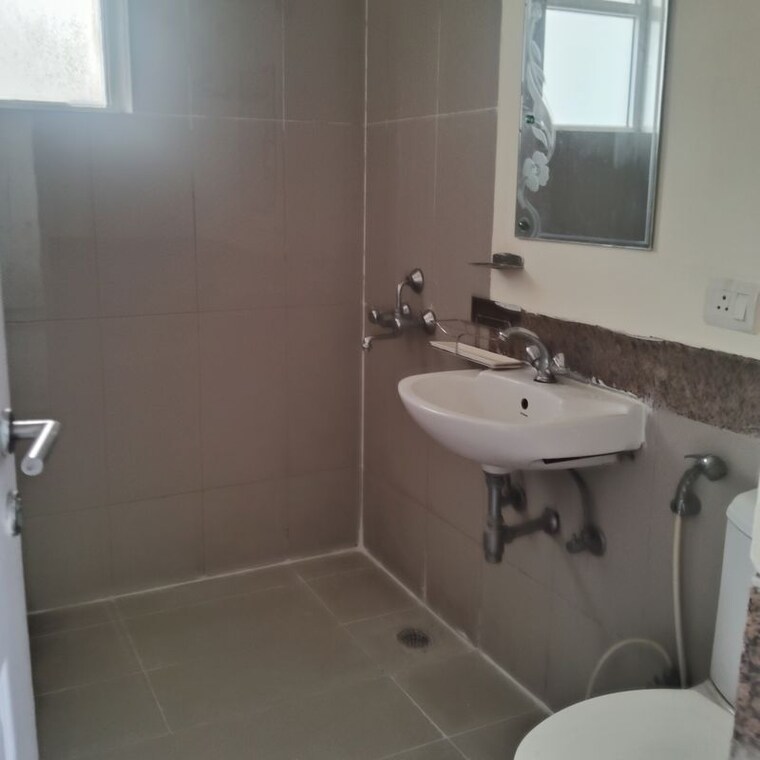 Bathroom, emaar-mgf-emerald-hills 3 Bedroom 1450 Sq.Ft. Apartment In Sector 65 Gurgaon 10278917
