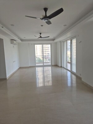 Room in 4 BHK Apartment at Puri Diplomatic Greens Phase I, Sector 111 – for Rent