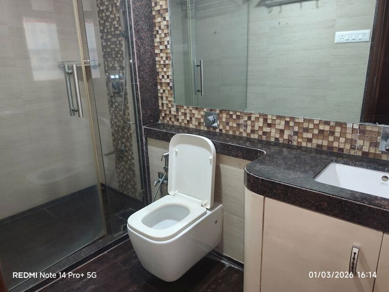 Bathroom, omkar-signet 1 Bedroom 350 Sq.Ft. Apartment In Malad East Mumbai 10278942