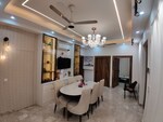 4 BHK + Servant Room 2800 Sq.Ft. Builder Floor in SS Linden