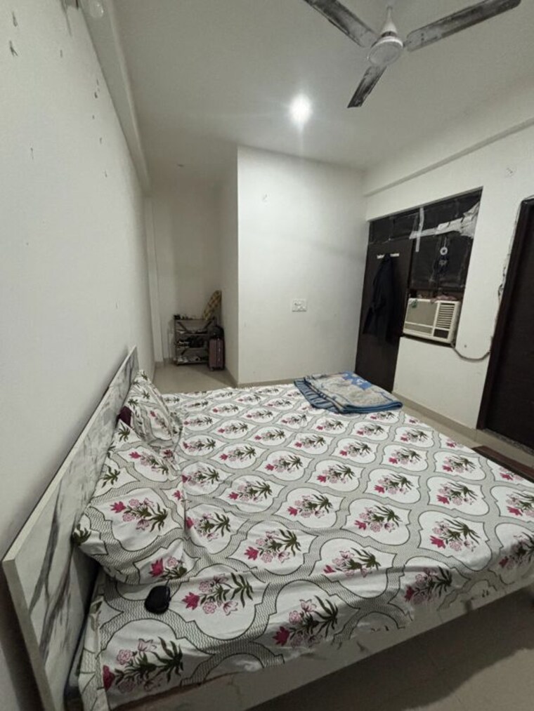 Bedroom, sector 135 5 Bedroom 4700000 Sq.Mt. Independent House In Sector 135 Noida 10278949