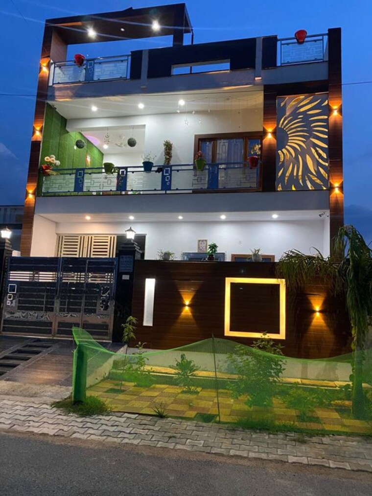 Exterior View, sector 135 5 Bedroom 4700000 Sq.Mt. Independent House In Sector 135 Noida 10278949
