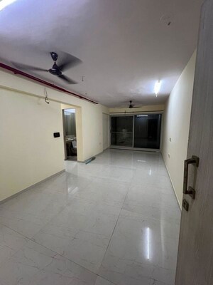 2 BHK Apartment For Rent in Amar Mahal, Chembur