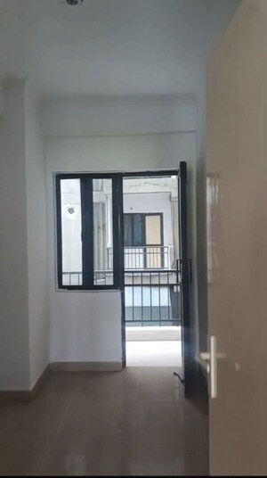 Room in 2.5 BHK Apartment at SG Impressions 58, Raj Nagar Extension – for Rent