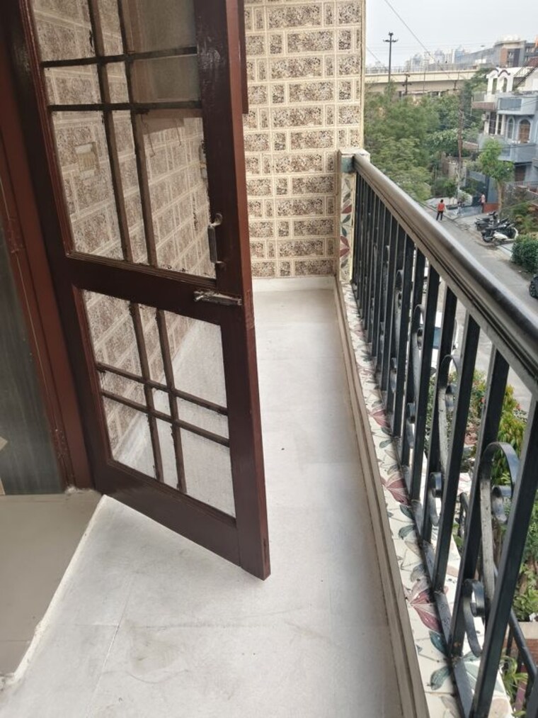 Balcony, rwa-apartments-sector-52 2 Bedroom 1200 Sq.Ft. Independent House In Sector 52 Noida 10279031