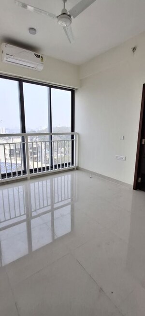 Room in 2 BHK Apartment at Dynamix Divum, Malad East – for Sale