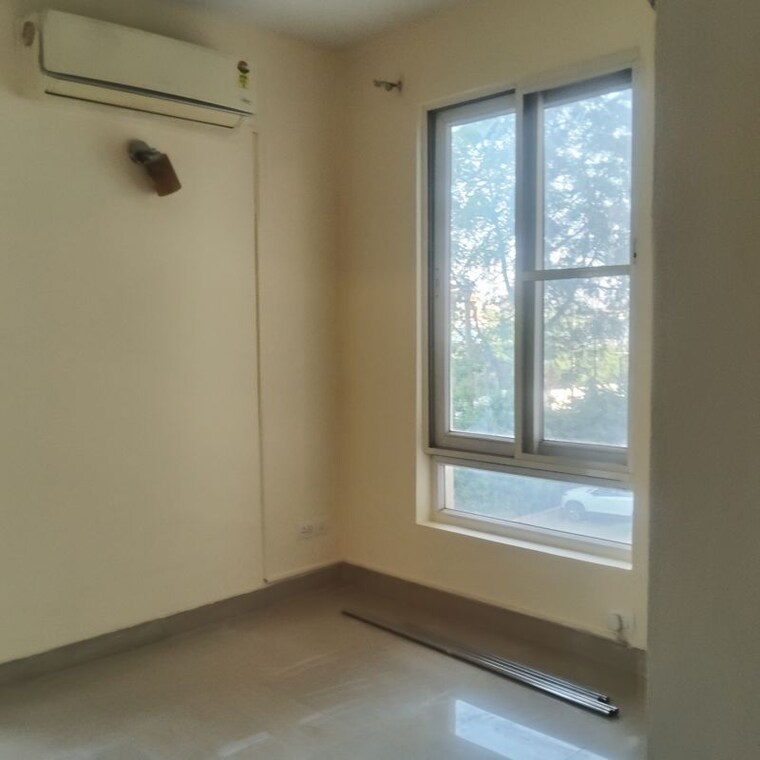Room, emaar-emerald-estate 2.5 Bedroom 1020 Sq.Ft. Apartment In Sector 65 Gurgaon 10279041
