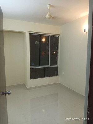 Room in 2 BHK Apartment at PS The 102, Joka – for Rent