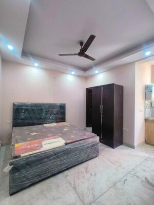 1 RK Builder Floor For Rent in Sector 38