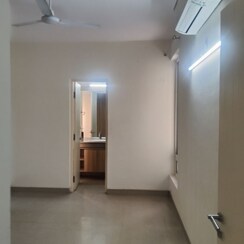 3.5 BHK + Servant Room Apartment For Rent in Emaar Emerald Estate