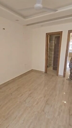 Room in 3 BHK Builder Floor at Puri Kohinoor, Sector 89 – for Sale