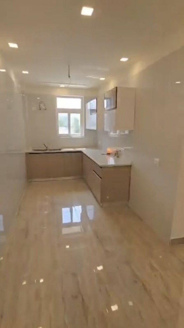 Kitchen, puri-kohinoor 3 Bedroom 158 Sq.Yd. Builder Floor In Sector 89 Faridabad 10279122