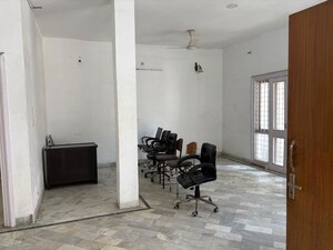 Parking in 5 BHK Villa at Sushant Lok I – for Sale