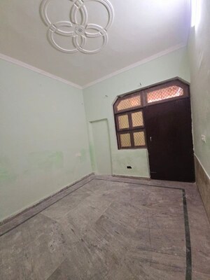 Room in 5 BHK Villa at Sushant Lok I – for Sale