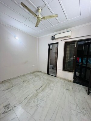 Room in 2 BHK Builder Floor at Sector 57 – for Rent