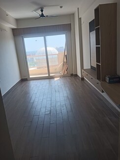 1 RkApartment For Rent in Gaur Yamuna City