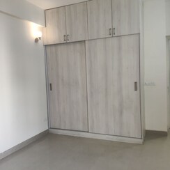 3.5 BHK + Servant Room Apartment For Rent in Emaar Emerald Estate