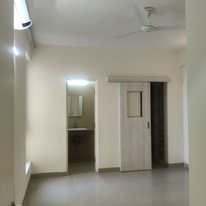Room in 3.5 BHK Apartment at Emaar Emerald Estate, Sector 65 – for Rent