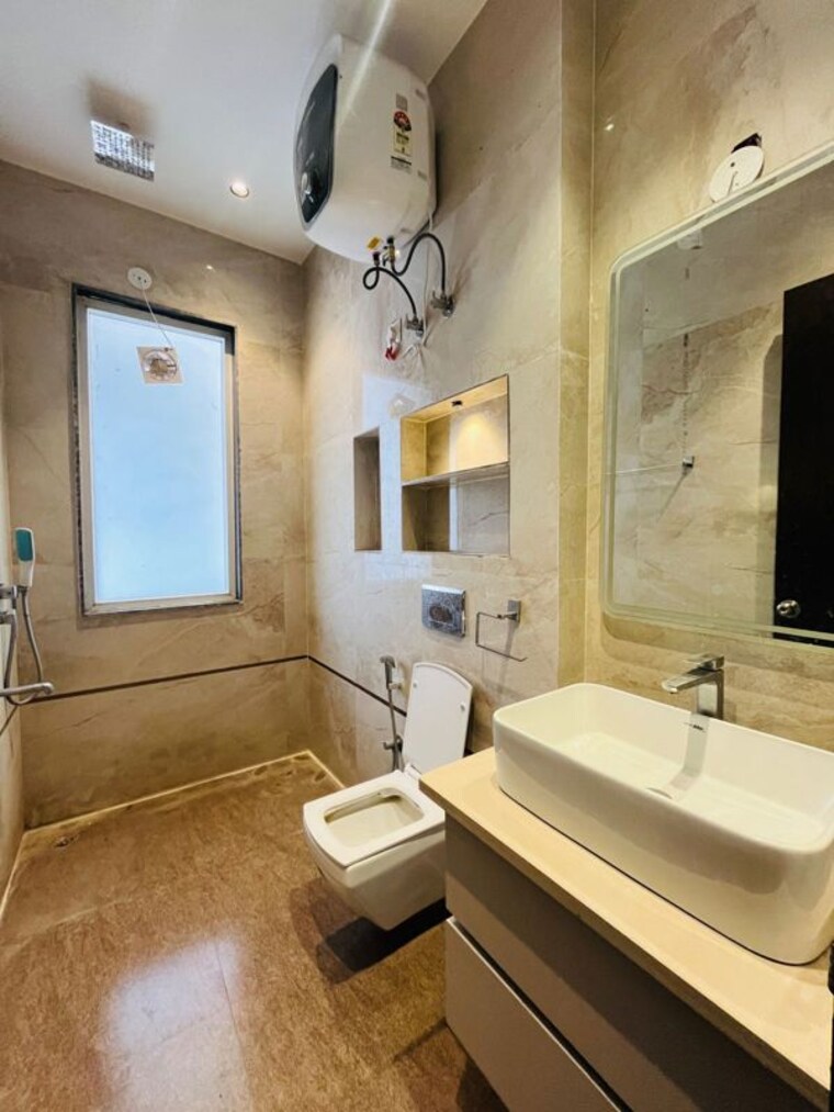 Bathroom, sector 57 3 Bedroom 1800 Sq.Ft. Builder Floor In Sector 57 Gurgaon 10279138