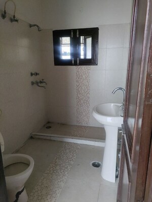 Bathroom in 1.5 BHK Independent House at Sector 9 Panchkula – for Rent