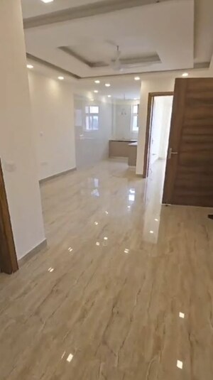 Room in 3 BHK Builder Floor at Puri Kohinoor, Sector 89 – for Rent