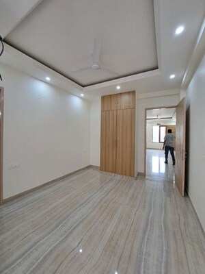 Room in 3 BHK Builder Floor at Sector 57 – for Rent