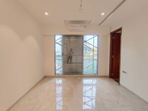 Room in 3 BHK Apartment at Ekta Crest, Chembur – for Rent