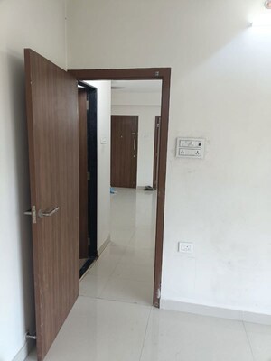 Room in 2 BHK Apartment at Bdd Chawl – for Rent