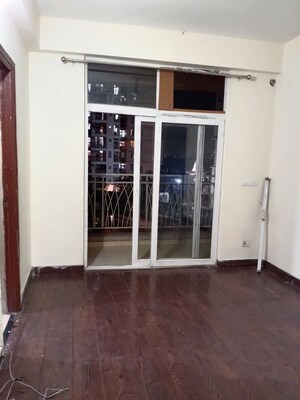 Room in 3 BHK Apartment at Mahagun Mywoods, Sector 16c Greater Noida – for Sale