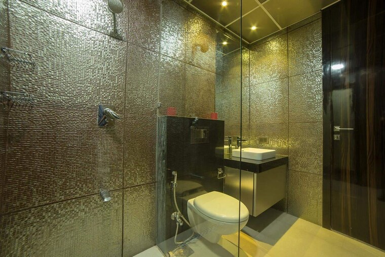 Bathroom, manav-eternelle 5 Bedroom 4500 Sq.Ft. Apartment In Baner Pune 10279455