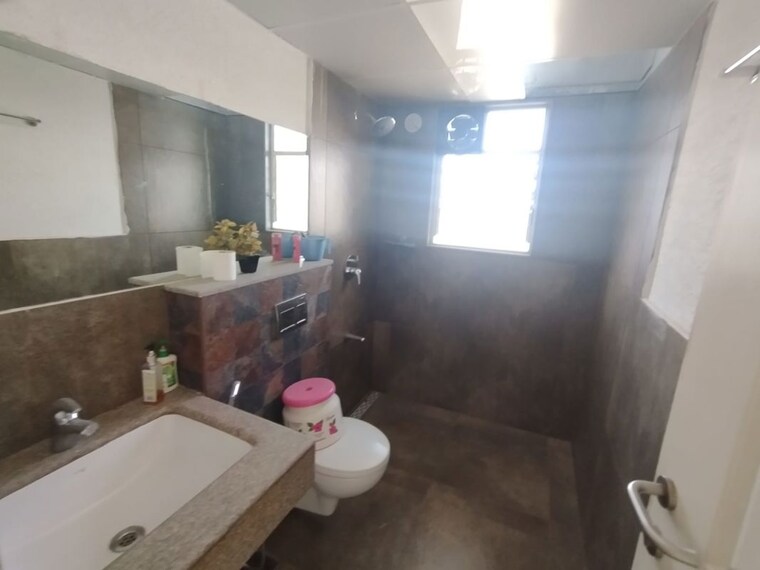 Master Bedroom, manav-eternelle 5 Bedroom 4500 Sq.Ft. Apartment In Baner Pune 10279455