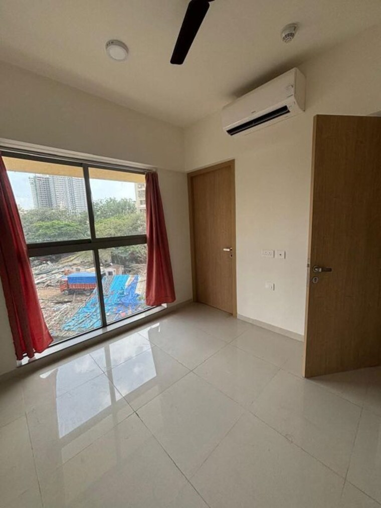 Room, western express highway 1 Bedroom 330 Sq.Ft. Apartment In Western Express Highway Mumbai 10279443