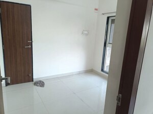 Room in 2 BHK Apartment at Bdd Chawl – for Rent