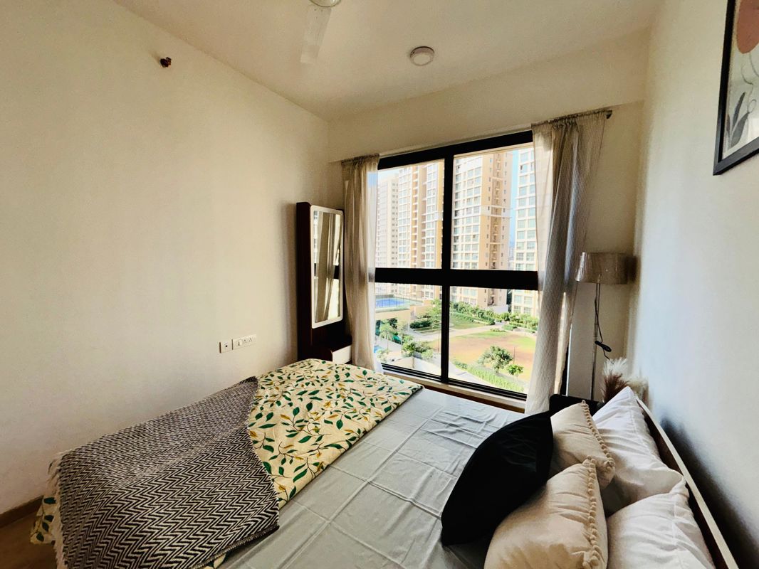 3 BHK + Servant Room,Study Room Apartment For Sale in Rustomjee Crown
