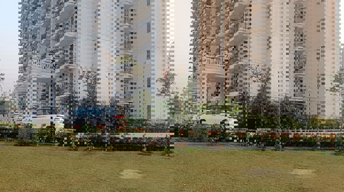 3 BHK + Pooja Room 1571 Sq.Ft. Apartment in Omaxe The Resort