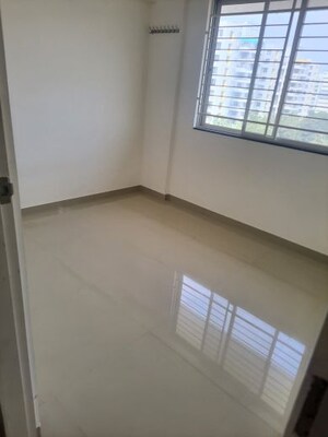 Room in  Apartment at Bhojwani The West Ford, Pimple Saudagar – for Rent