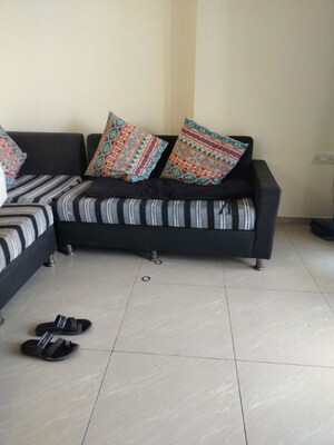 Living Room in 1.5 BHK Apartment at Amanora Future Towers, Hadapsar – for Rent