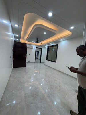 Living Room in 3 BHK Builder Floor at Sector 31 – for Rent