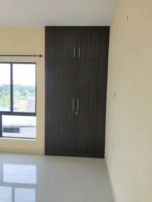 Room in 3 BHK Apartment at DTC Southern Heights, Joka – for Rent