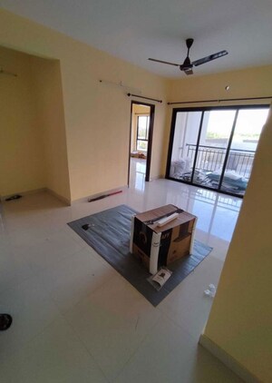 Room in 3 BHK Apartment at DTC Southern Heights, Joka – for Rent