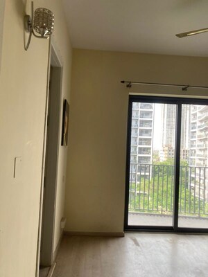 Room in 3 BHK Apartment at Ireo Skyon, Sector 60 – for Rent