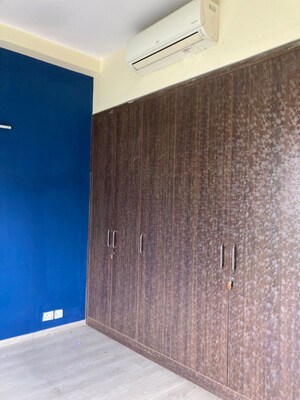 Furnished Amenities in 3 BHK Apartment at Ireo Skyon, Sector 60 – for Rent