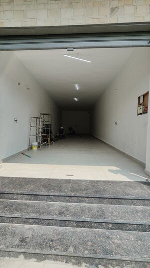  Shop For Rent in Mansuran