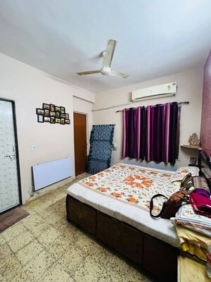 Bedroom in 2 BHK Apartment at Thaltej – for Rent